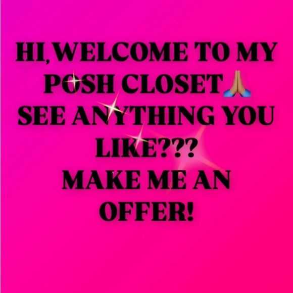 MEET THE POSHER! MAKE ME AN OFFER 💚 - Picture 1 of 2